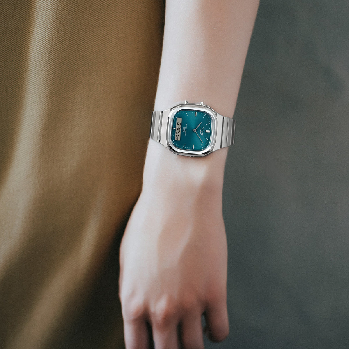 CASIO VINTAGE AQ240E-3A