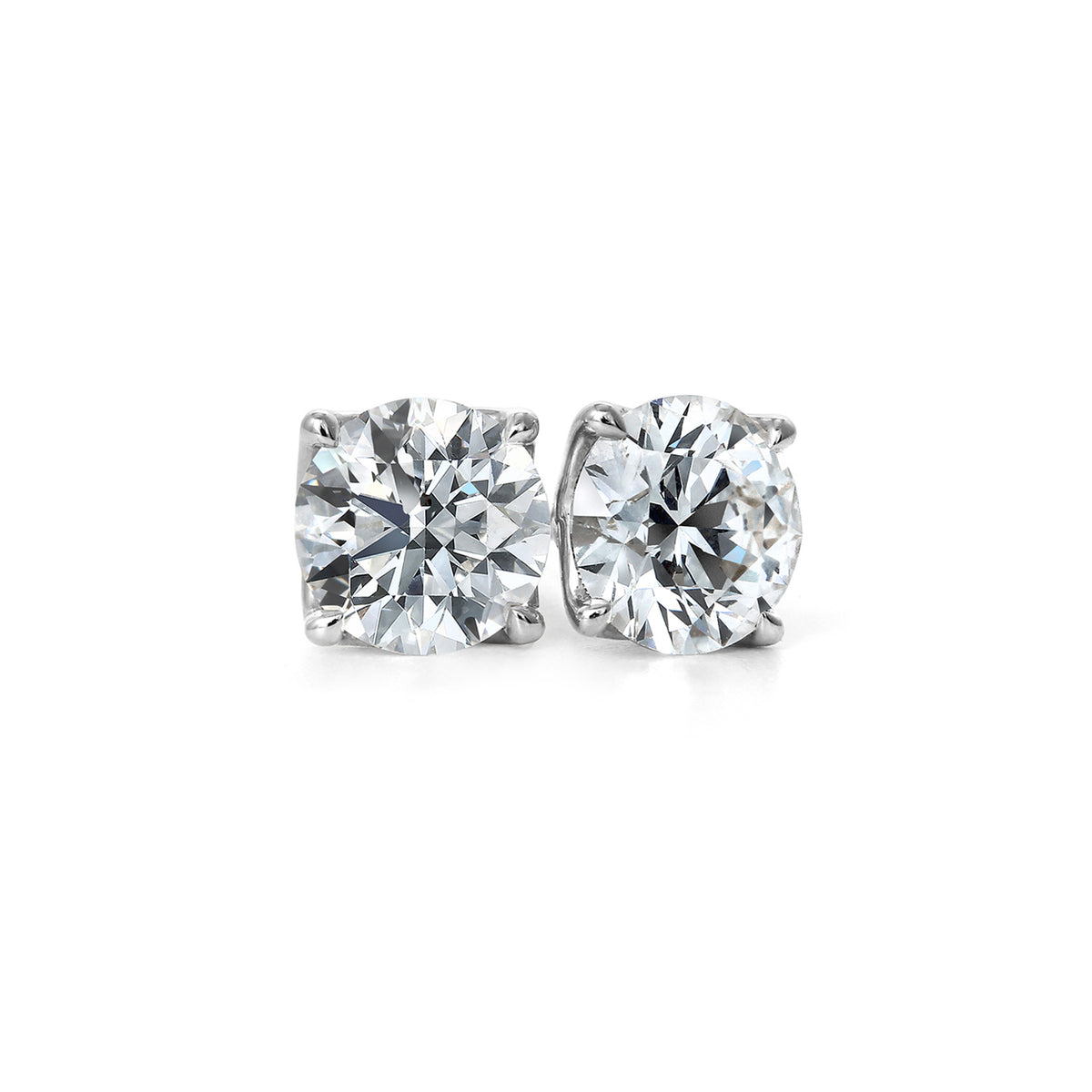 Clarity Diamond™ Signature Round Diamond Stud Earrings