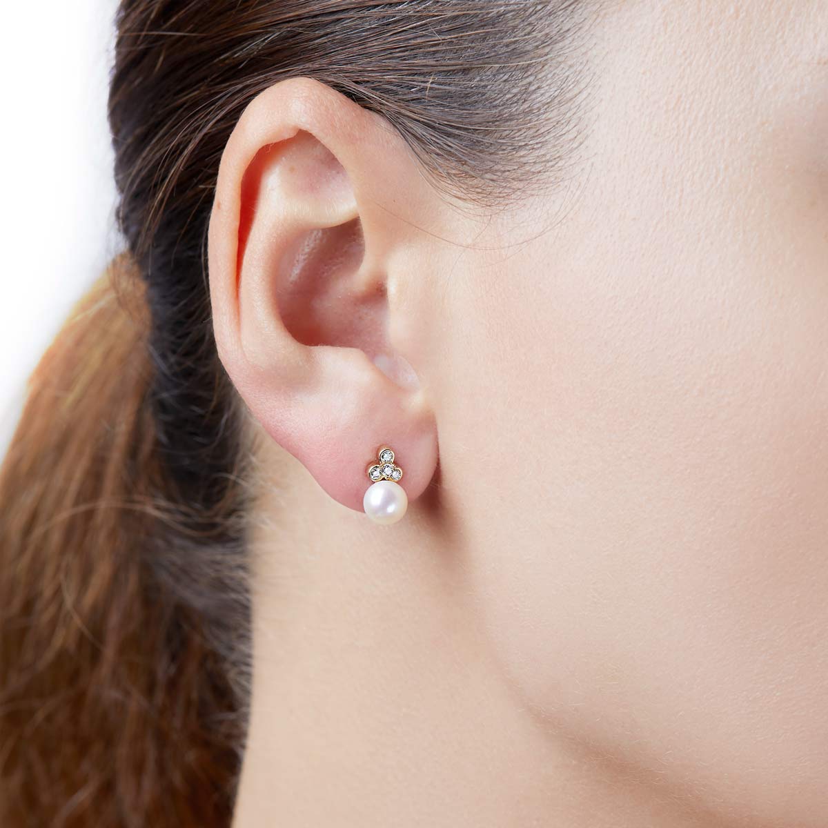Trend 18K Gold Freshwater Pearl And Mini Diamond Motif Stud Earrings White Freshwater