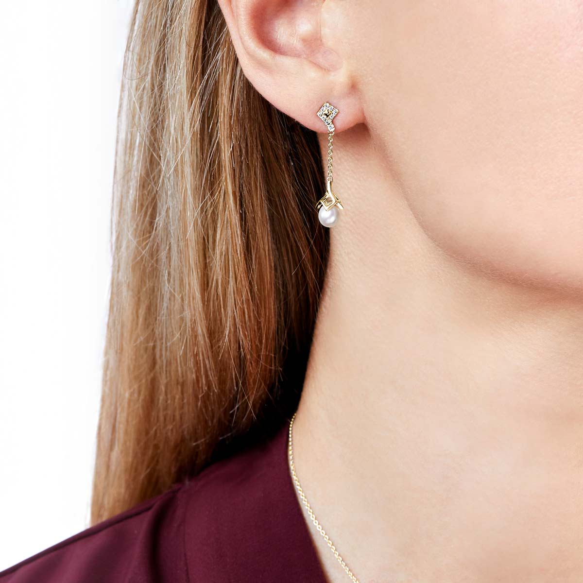 Trend 18K Gold Freshwater Pearl and Diamond Motif Chain Drop Earrings White Freshwater