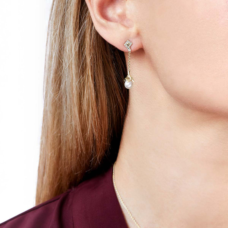 Trend 18K Gold Freshwater Pearl and Diamond Motif Chain Drop Earrings White Freshwater