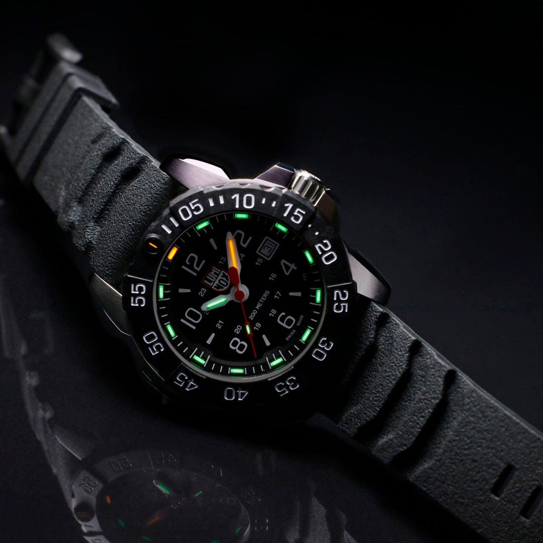 Night for night discount luminox